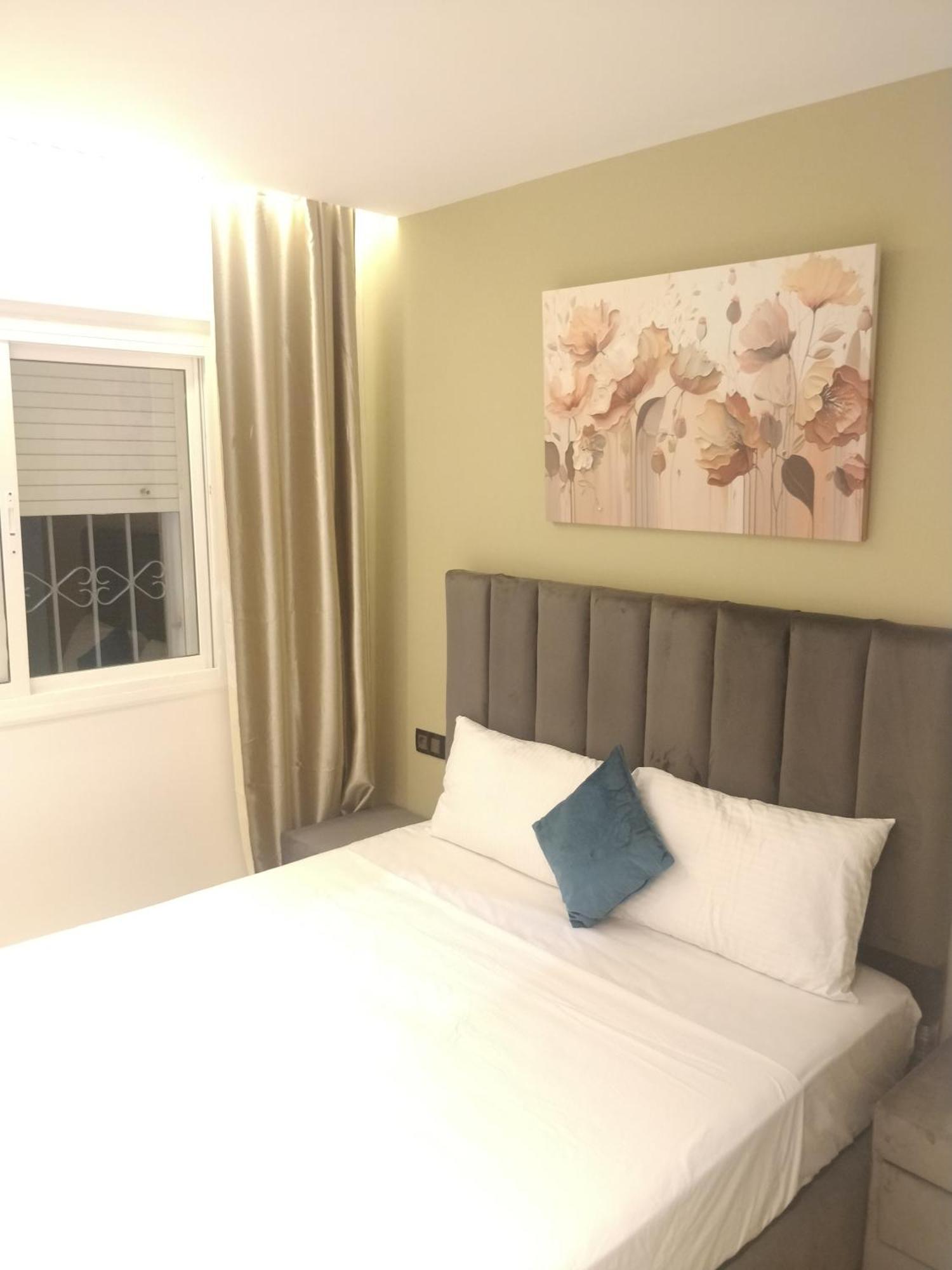 Happiness Family Only Apartment