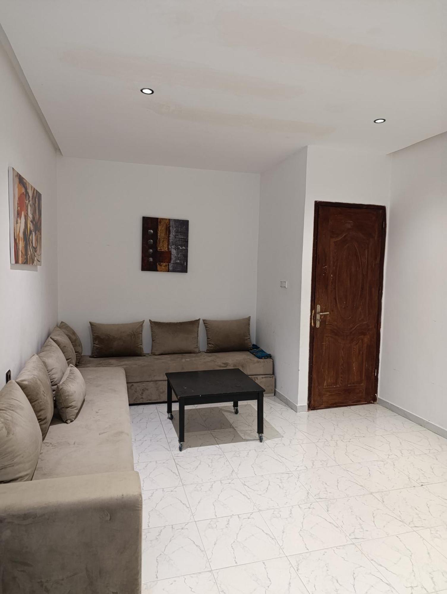 Happiness Family Only Apartment